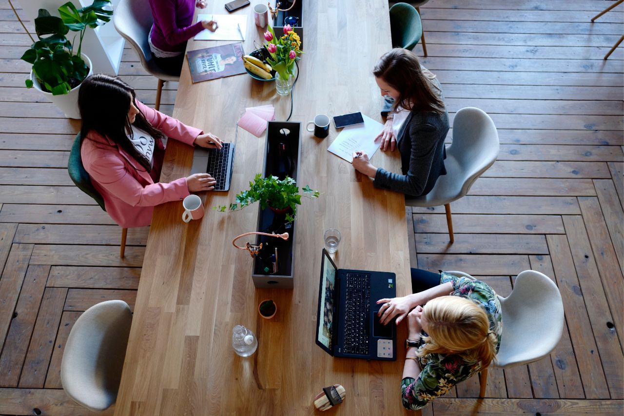 WiFi Hôtel : comment bien équiper votre business corner ?
